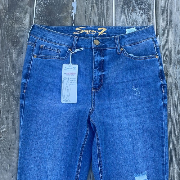 NWT Seven7 Women's High Rise Slim Straight Cuff Jeans - Picture 2 of 12